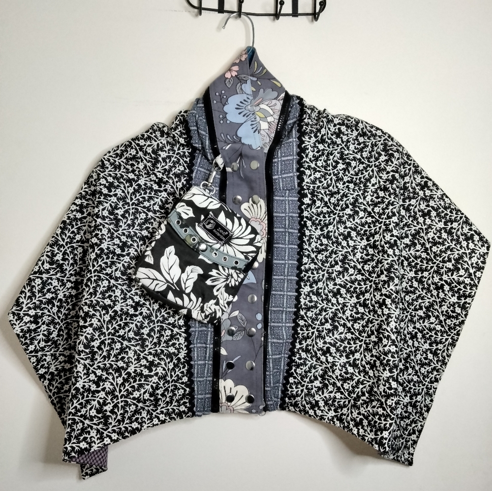 Zand Amsterdam (Sz O/S) Multicolor Floral & Geometric Reversible Cape (NEW-NWT)